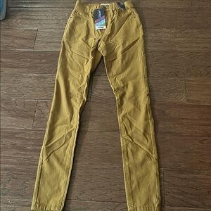 YMI Mid Rise Skinny Jeans in Mustard Size S